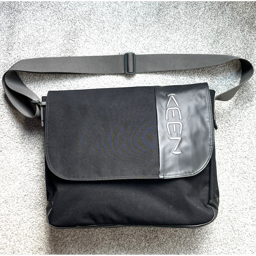 Keen Morton Messenger Laptop Bag Black 13" x 16" Padded‎ Sleeve Multiple Pockets